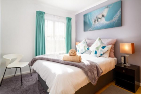 Funky 2bed apartment and multi-purpose room!